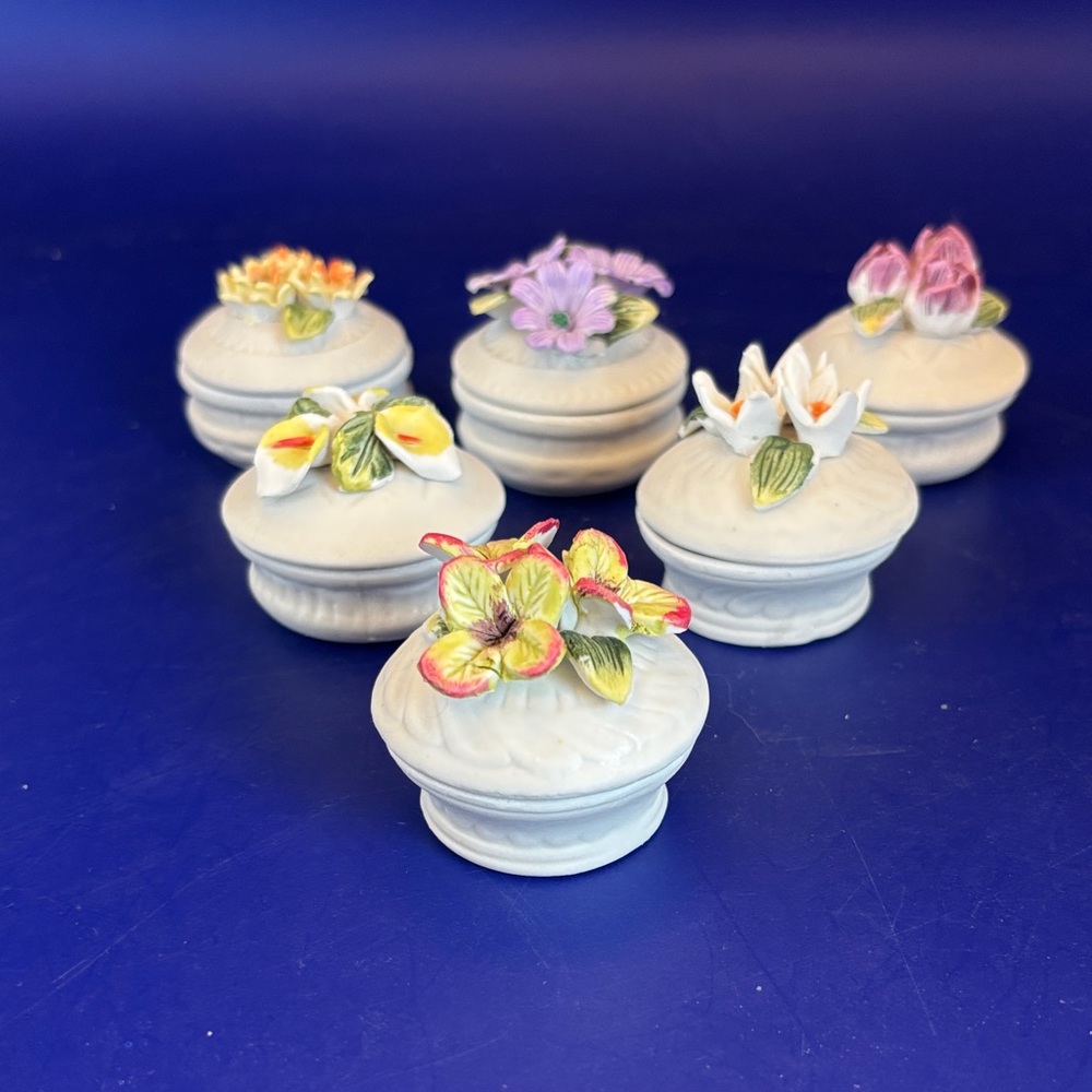 Floral Ceramic Trinket Boxes Set - Picture 8 of 9